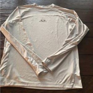 Oskley long sleeve shirt. Gold/cream colored.